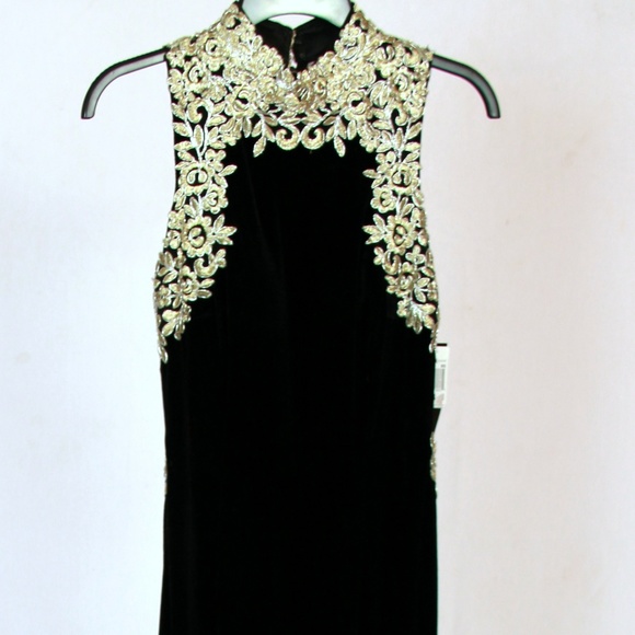 Betsy & Adam Dresses & Skirts - New Betsy & Adams gown